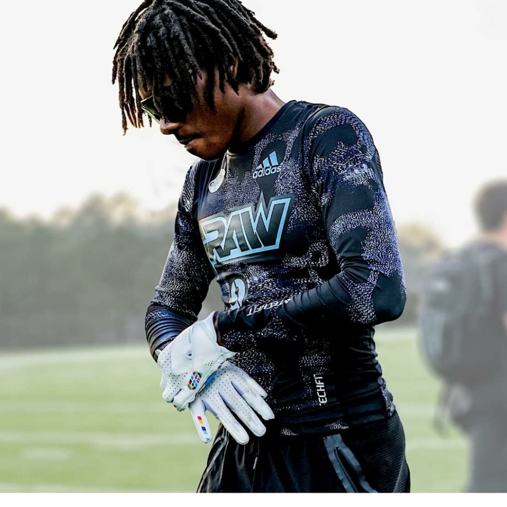 Mens Football Gloves - Picture 8 of 15